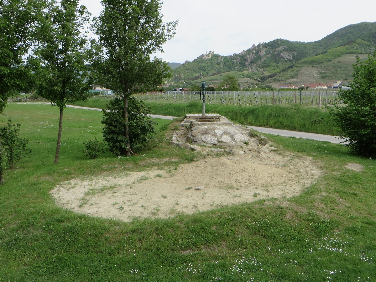 Brunnen am Donauspielplatz (c) Glatzenberger