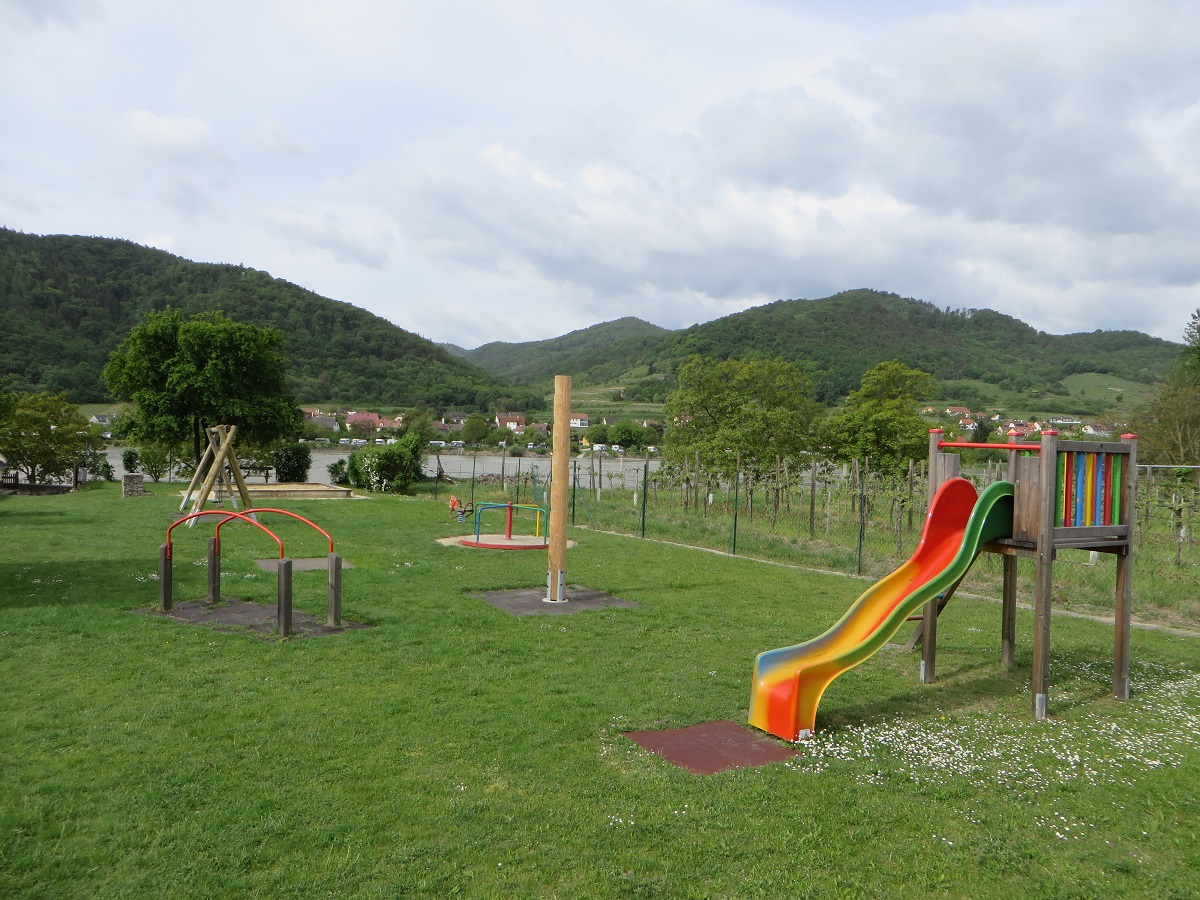 Spielplatz Dürnstein 1 (c) Glatzenberger